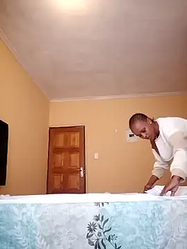 Snapshot of yummy-caramel chatting on 03/12/26, 10:21 yummy-caramel online show from 03/12/26, 10:21