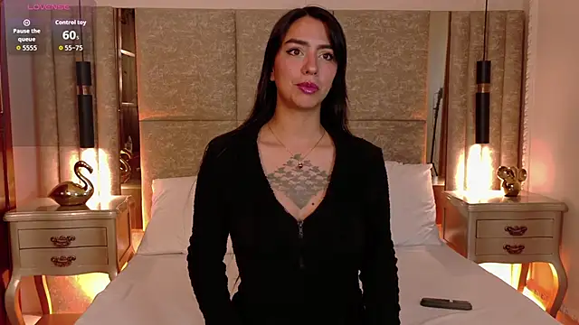 Penelope-Cross online show from 11/05/25, 02:28