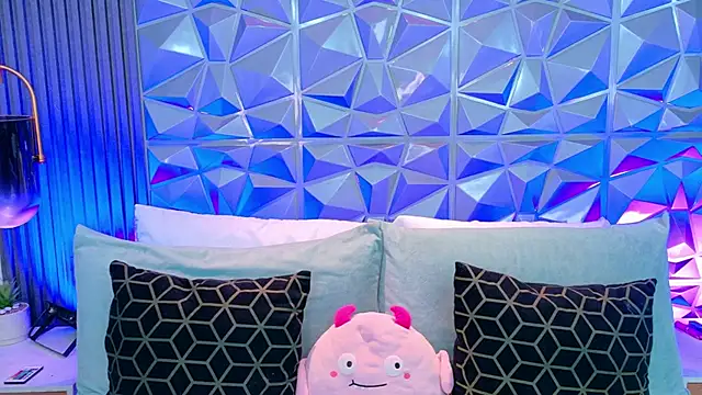 AdelineJhones online show from 03/27/26, 02:39