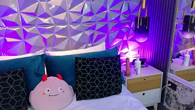 AdelineJhones online show from 06/12/26, 03:22
