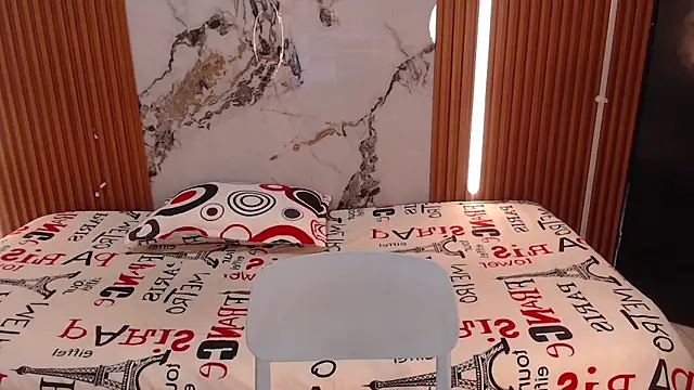 rosselyn  online show from 12/04/25, 07:55