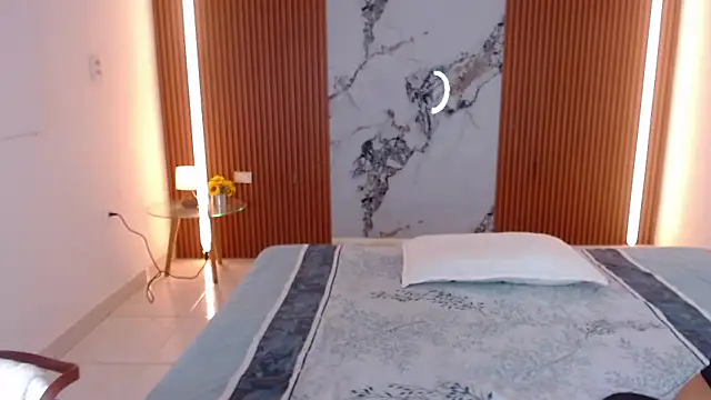 rosselyn  online show from 03/30/26, 08:21