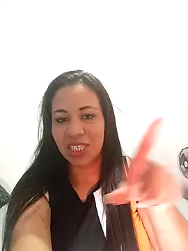 LeilaTaylor online show from 10/24/25, 02:57