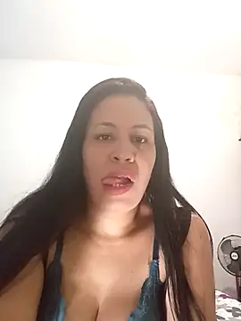 LeilaTaylor online show from 10/28/25, 01:36