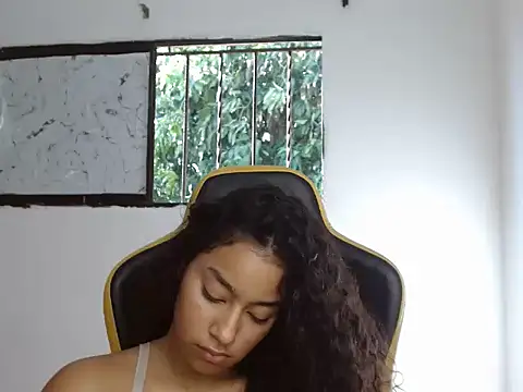 emily stars1 online show from 12/04/25, 07:44