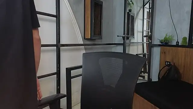 Maxcole 07 online show from 01/10/26, 07:26