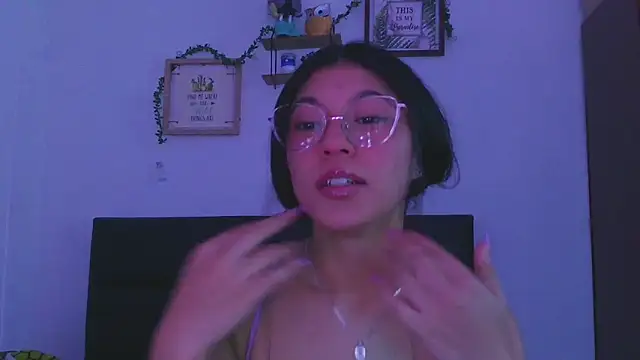 LissyM online show from 11/22/25, 01:59