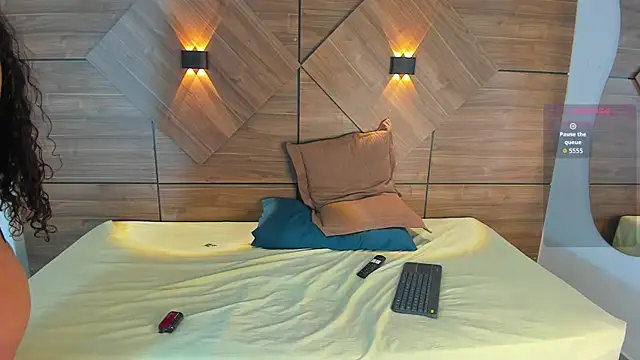 RosseDeAmore online show from 11/28/25, 08:22