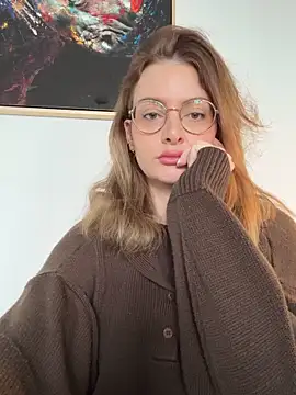Lovelavender  online show from 05/18/26, 10:43