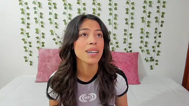 emily jonessxx online show from 02/13/26, 06:15