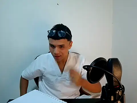 Snapshot of BurningSilk chatting on 10/25/25, 03:36 BurningSilk online show from 10/25/25, 03:36