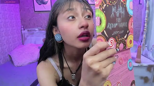 Snapshot of Noa_clk chatting on 11/19/25, 04:01 Noa clk online show from 11/19/25, 04:01