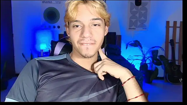 Snapshot of Habel__moretti chatting on 02/25/26, 07:12 Habel moretti online show from 02/25/26, 07:12