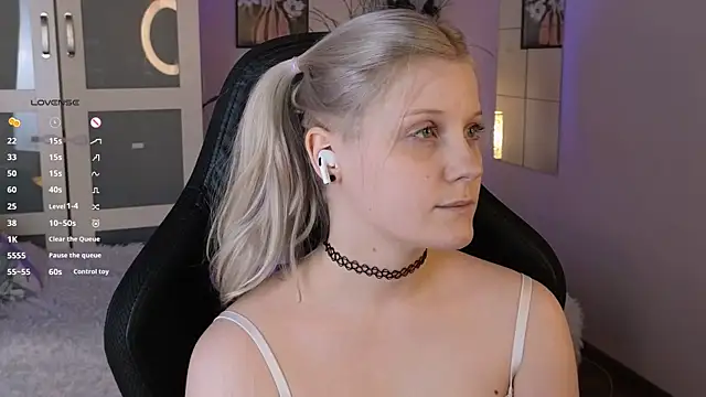 ShineJoan online show from 11/28/25, 10:01