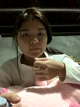 Snapshot of kimyonon chatting on 11/19/25, 01:38 kimyonon online show from 11/19/25, 01:38