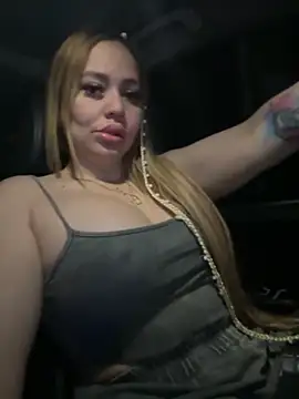 diorcamila online show from 10/23/25, 03:39