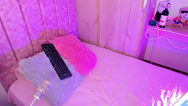Snapshot of laana_foxx chatting on 07/11/26, 11:50 laana foxx online show from 07/11/26, 11:50