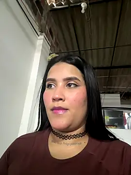 Snapshot of cami_smit chatting on 10/31/25, 08:43 cami smit online show from 10/31/25, 08:43