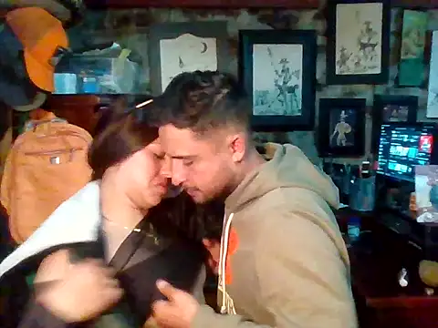 Snapshot of Alejos2025 chatting on 10/24/25, 05:31 Alejos2025 online show from 10/24/25, 05:31