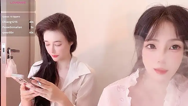 Snapshot of Follyise chatting on 06/19/26, 02:10 Follyise online show from 06/19/26, 02:10