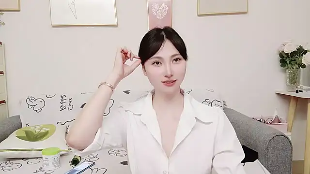 Snapshot of yuyan3929 chatting on 06/21/26, 01:03 yuyan3929 online show from 06/21/26, 01:03