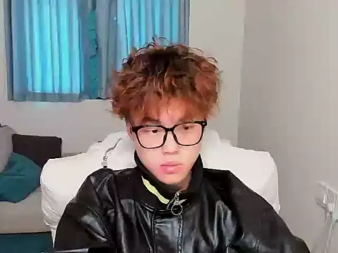 L1kuto online show from 10/24/25, 08:22