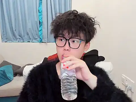 L1kuto online show from 11/05/25, 07:58