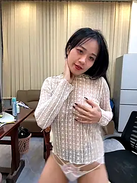 Snapshot of vivi-tara chatting on 12/14/25, 02:00 vivi-tara online show from 12/14/25, 02:00