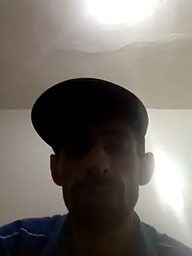 elperri2025 online show from 10/28/25, 06:28