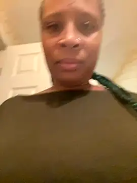 CreammieDelite online show from 10/29/25, 05:20