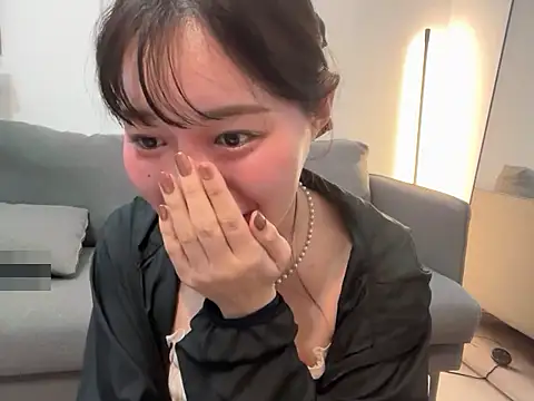 karenchaaan online show from 11/06/25, 12:06