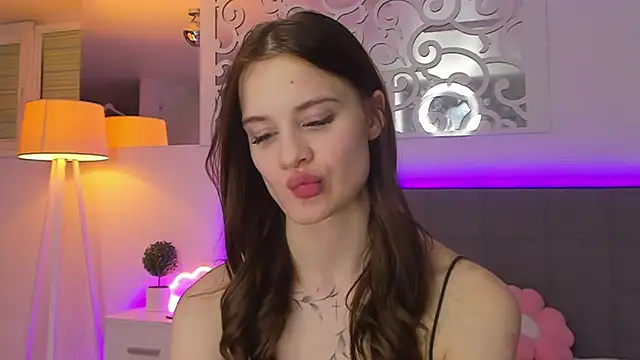 LuisaClover online show from 02/23/26, 01:47