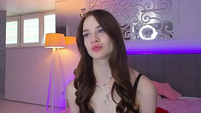 LuisaClover online show from 02/28/26, 01:23