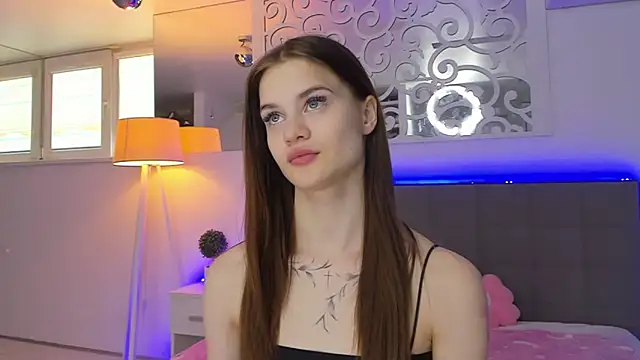 LuisaClover online show from 03/15/26, 01:17