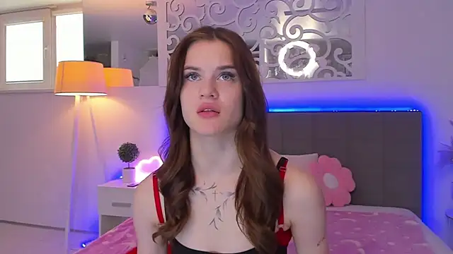 LuisaClover online show from 04/03/26, 12:25