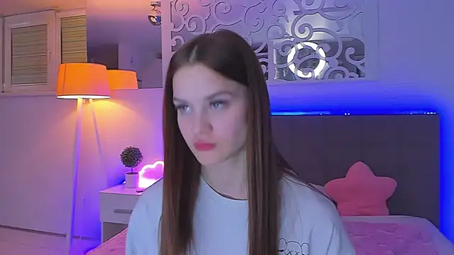 LuisaClover online show from 04/11/26, 12:26