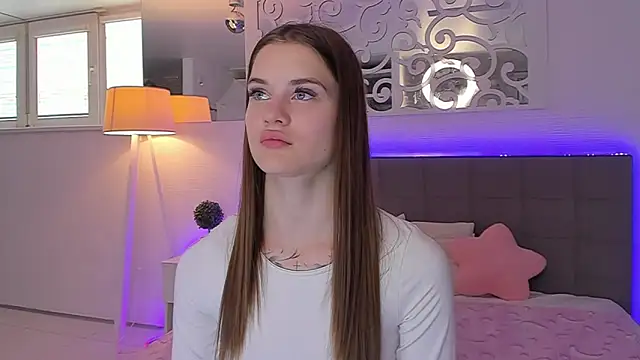LuisaClover online show from 05/16/26, 12:26