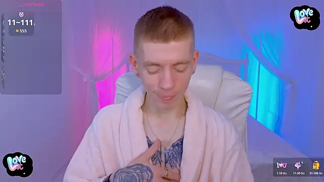 Cristian  Dior online show from 12/05/25, 07:32