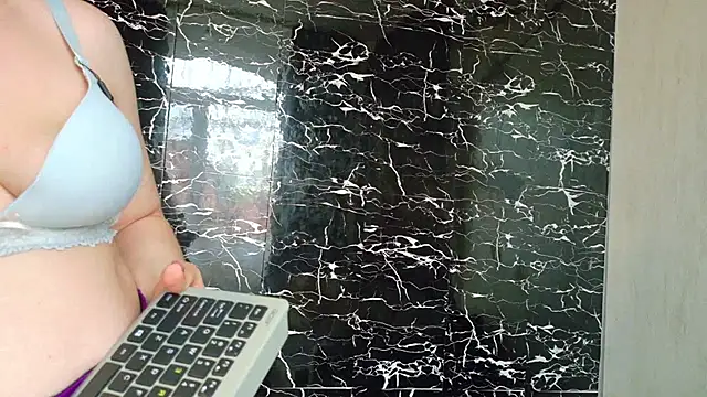 Biancka  online show from 04/20/26, 05:21