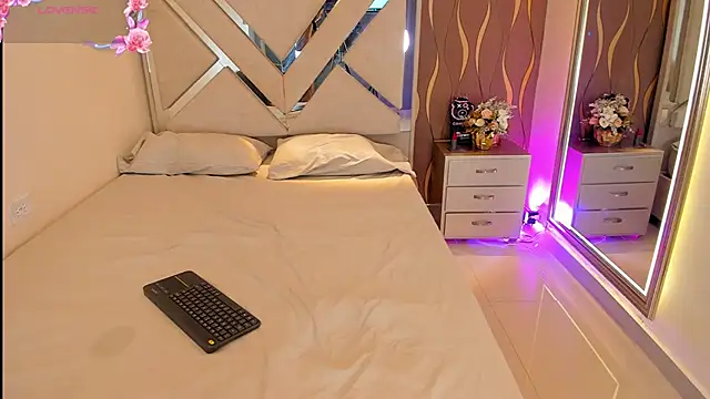 iam nicolle online show from 11/01/25, 01:46