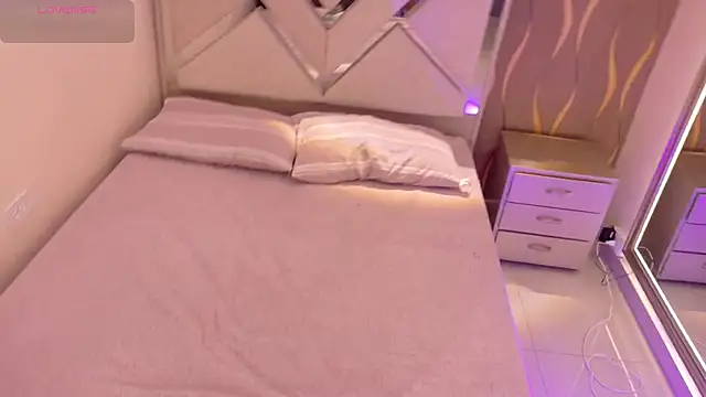 iam nicolle online show from 02/14/26, 01:52