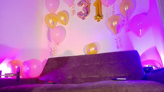 SeleneGibson   online show from 12/19/25, 08:27