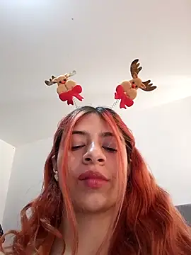 Lunatemptress4 online show from 12/01/25, 01:16