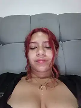 Lunatemptress4 online show from 12/15/25, 10:58