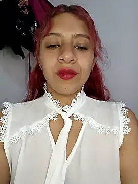 Lunatemptress4 online show from 01/08/26, 12:51