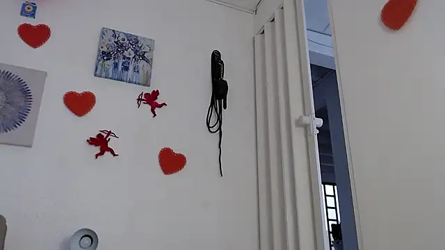 Snapshot of CarolineAikos chatting on 02/19/26, 12:12 CarolineAikos online show from 02/19/26, 12:12