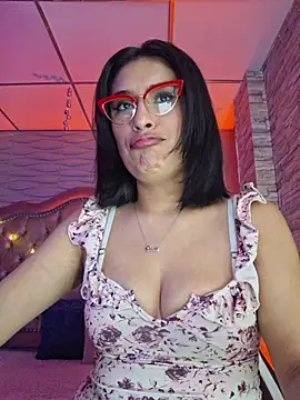 Roxanne Han online show from 02/09/26, 11:58