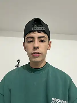 Sebastian Reed online show from 02/07/26, 05:11