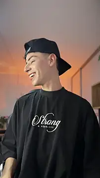 Sebastian Reed online show from 03/04/26, 05:13