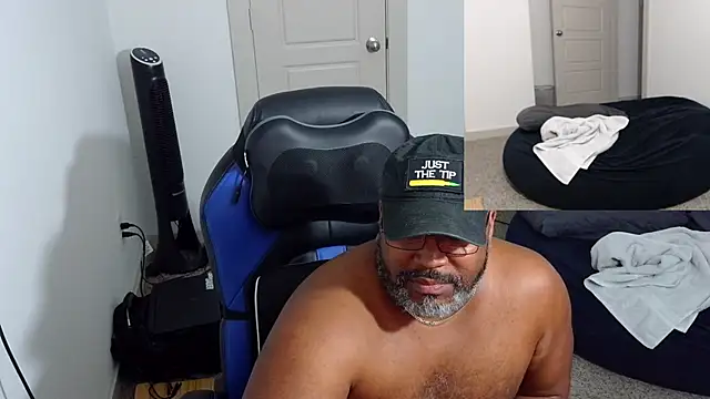 SplendaDaddy50 online show from 10/24/25, 01:35
